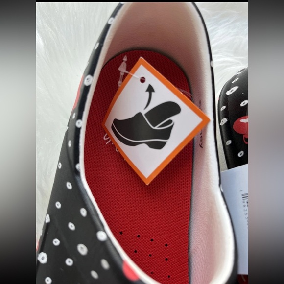 🆕Crocs Minnie Mouse Red Bow Polka Dot Print Women’s Size 5 Removable Insole - Picture 10 of 13